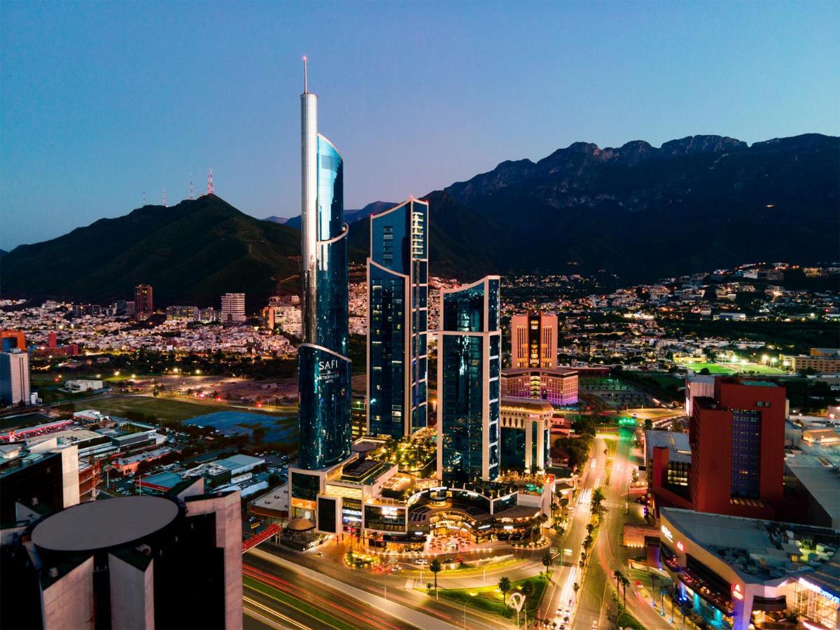 Safi Royal Luxury Metropolitan Hotel San Pedro Garza Garcia ภายนอก รูปภาพ Torre Futura, the tallest building in Guadalajara.