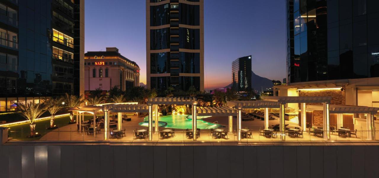 Safi Royal Luxury Metropolitan Hotel San Pedro Garza Garcia ภายนอก รูปภาพ The pool at the Four Seasons Hotel