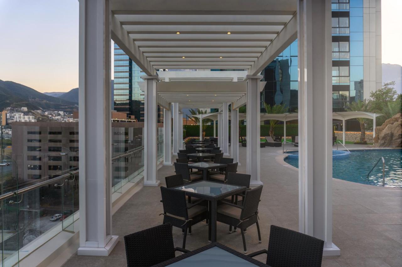 Safi Royal Luxury Metropolitan Hotel San Pedro Garza Garcia ภายนอก รูปภาพ The pool at the Four Seasons Hotel