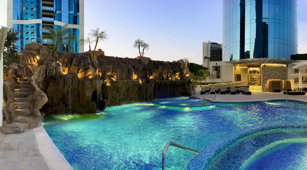 Safi Royal Luxury Metropolitan Hotel San Pedro Garza Garcia ภายนอก รูปภาพ The pool at the Atlantis Paradise Island