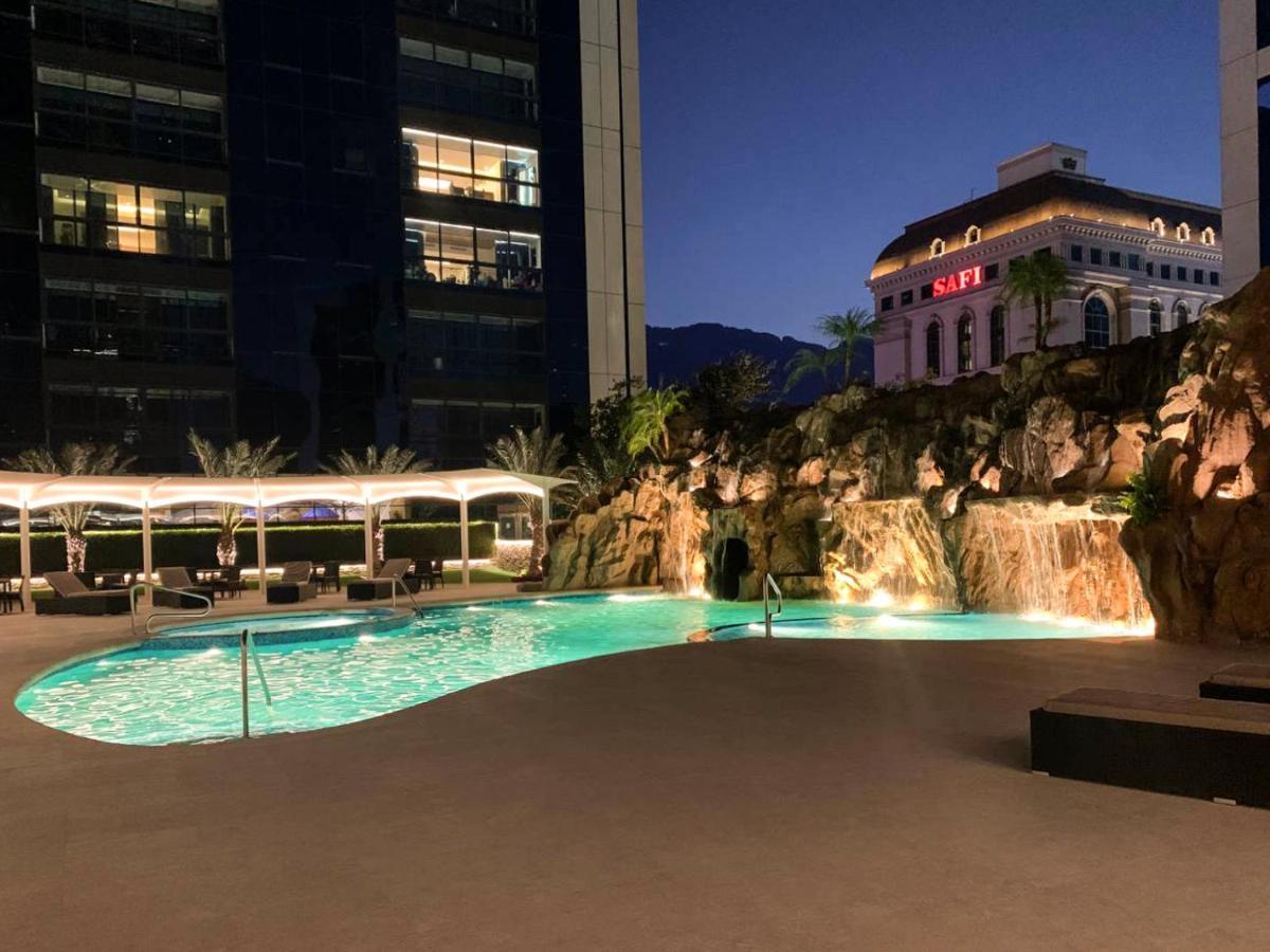 Safi Royal Luxury Metropolitan Hotel San Pedro Garza Garcia ภายนอก รูปภาพ The pool at the Fontainebleau