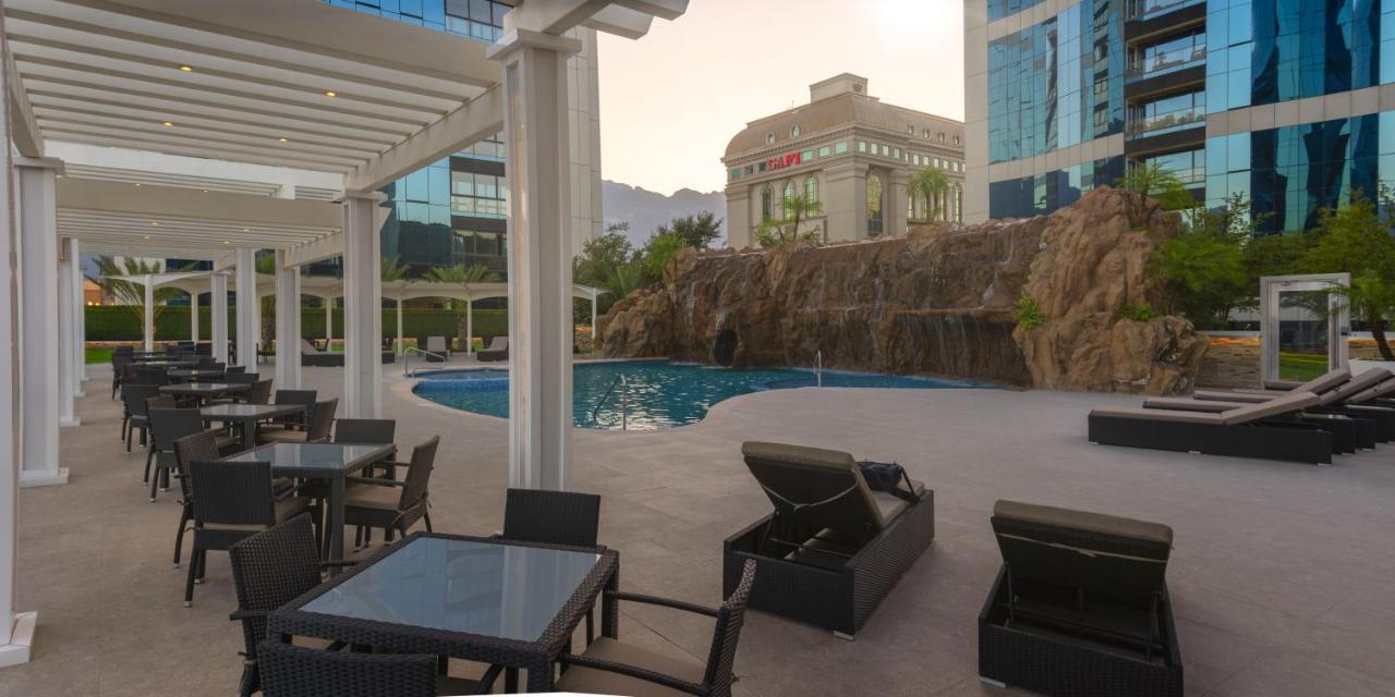 Safi Royal Luxury Metropolitan Hotel San Pedro Garza Garcia ภายนอก รูปภาพ The pool at the hotel