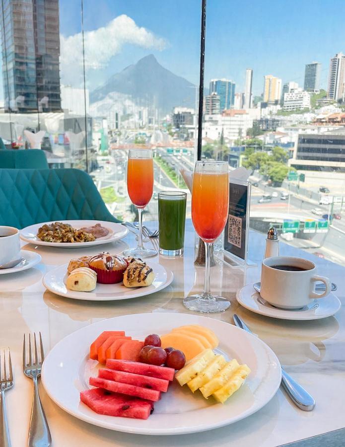 Safi Royal Luxury Metropolitan Hotel San Pedro Garza Garcia ภายนอก รูปภาพ Breakfast at the 360° Restaurant