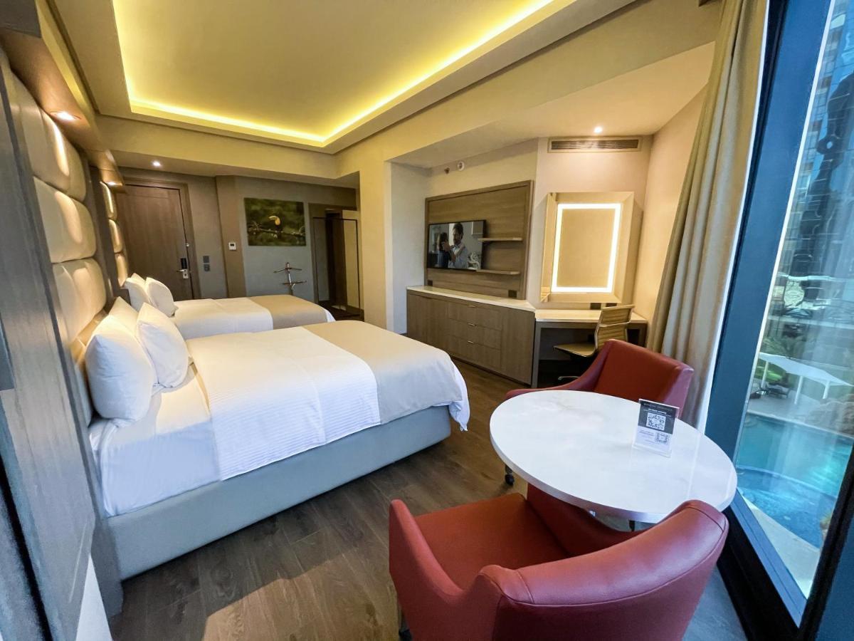 Safi Royal Luxury Metropolitan Hotel San Pedro Garza Garcia ภายนอก รูปภาพ A room at the hotel