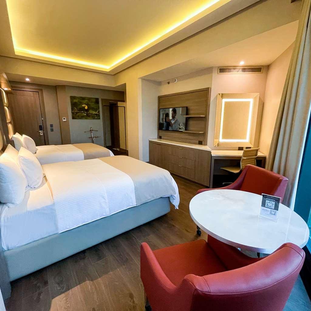 Safi Royal Luxury Metropolitan Hotel San Pedro Garza Garcia ห้อง รูปภาพ A room at the hotel