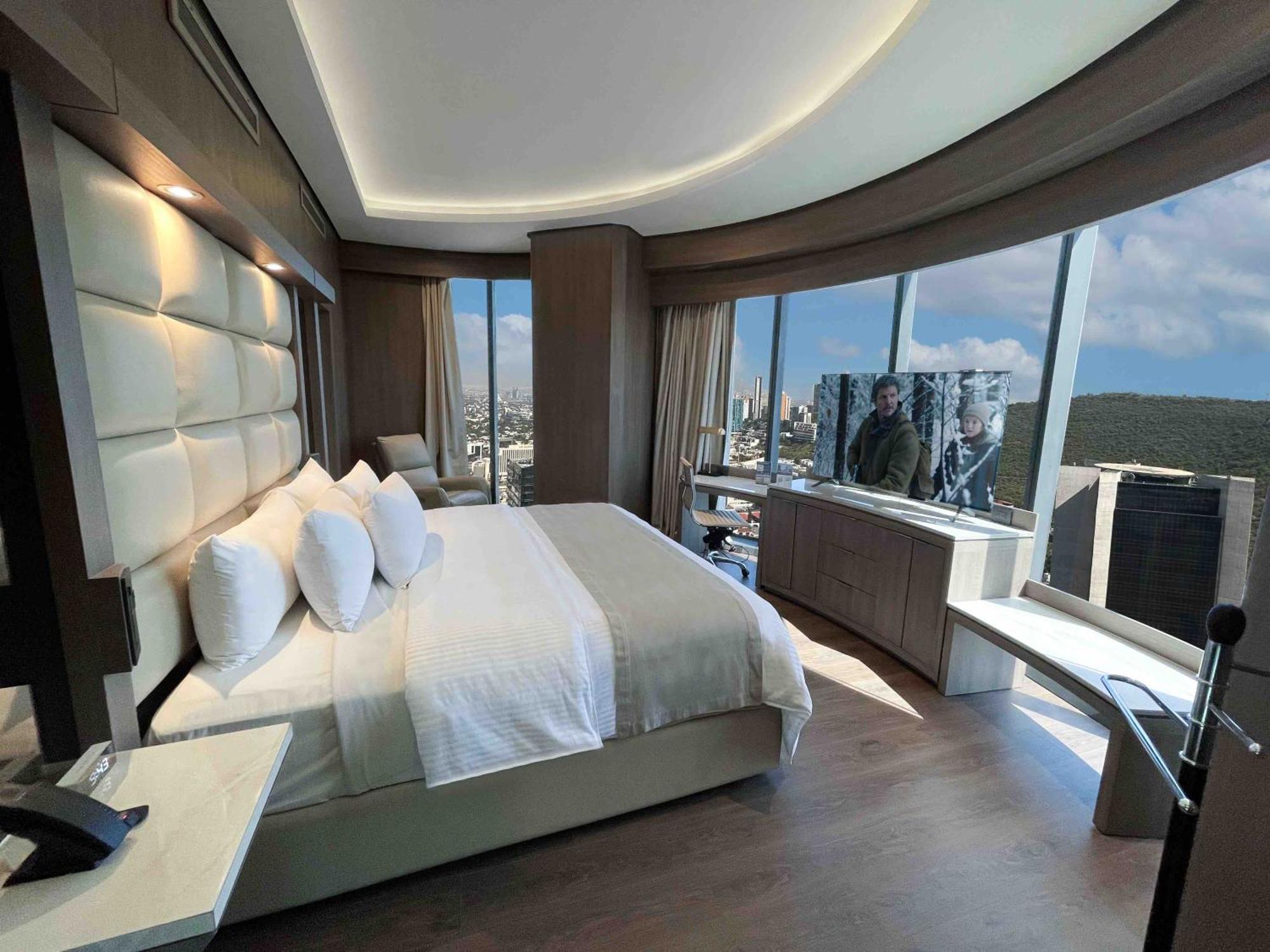 Safi Royal Luxury Metropolitan Hotel San Pedro Garza Garcia ภายนอก รูปภาพ A bedroom in the hotel