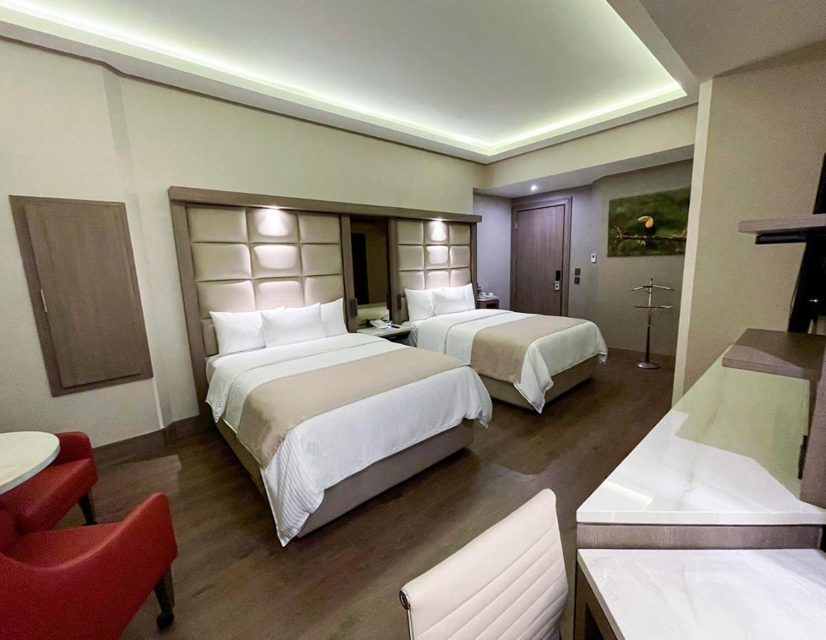 Safi Royal Luxury Metropolitan Hotel San Pedro Garza Garcia ภายนอก รูปภาพ A room at the hotel